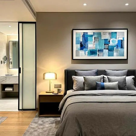 With 5 Bedrooms In With Pool * 迈洛波塔斯